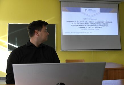 Doktoranci II roku z pozytywnym wynikiem oceny śródokresowej