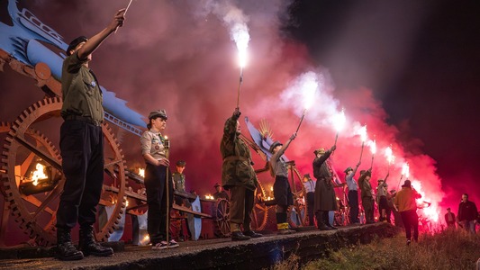 Płonące Ptaki Hasiora z okazji 107. rocznicy Odzyskania Niepodległości