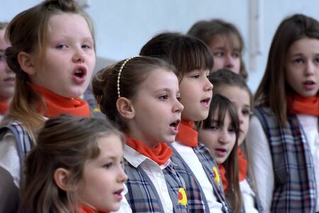 Kolędowanie z chórem dziecięcym 
