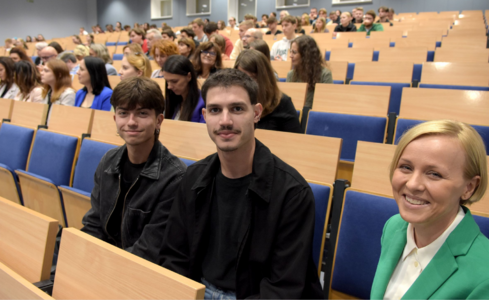 Studenci I roku mogą pewniej poczuć się w murach uczelni 