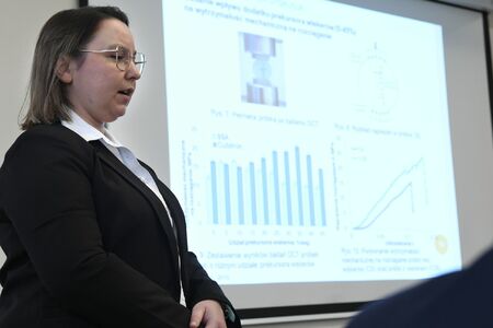 Doktorat z wyróżnieniem za badania nad udoskonaleniem narzędzi ściernych 
