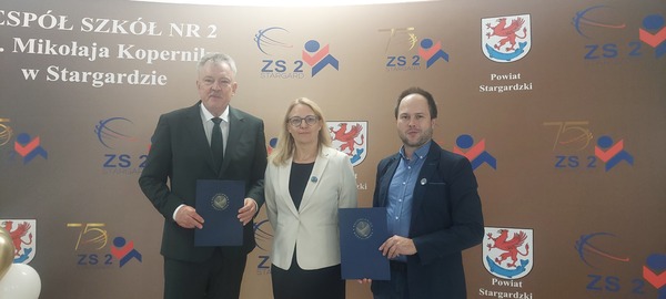 Przedstawiciele Wydziału Inżynierii Lądowej, Środowiska i Geodezji Politechniki Koszalińskiej na obchodach 75-lecia Zespołu Szkół nr 2 w Stargardzie
