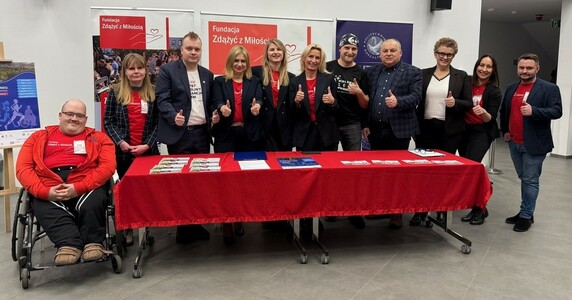 Profesor Tomasz Królikowski na konferencji prasowej organizatorów I Integracyjnego Biegu Św. Urszuli Ledóchowskiej