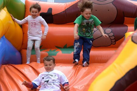 Rodzinne spotkania z nauką - moc atrakcji podczas uczelnianego pikniku 