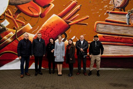 Uroczyste odsłonięcie murali na ścianie Kreślarni 