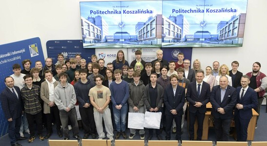 Znamy laureatów konkursu AI UNIVERSITY # PROMPT-ME-SMART