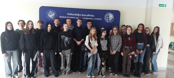  Uczniowie z 5LO z Koszalina z klasy 3B o profilu biologiczno-chemicznym na Wydziale Inżynierii Lądowej, Środowiska i Geodezji