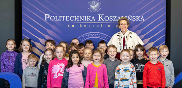 Przedszkolaki z wizytą w rektorskim gabinecie