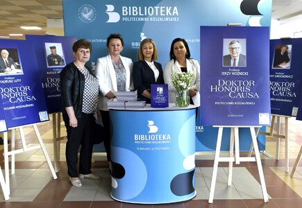 Wystawa biblioteki uczelnianej na święto Politechniki Koszalińskiej