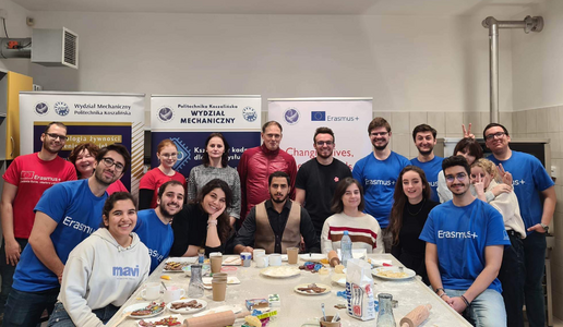 Erasmus+ Cooking Day, czyli kruche ciasto w kształcie choinki