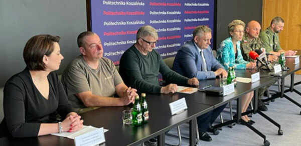 Konferencja prasowa o "Płomieniach Zwycięstwa"