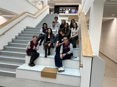 Międzynarodowa współpraca i komunikacja międzykulturowa w praktyce