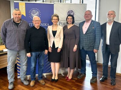 Rozmowy o zbliżającej się konferencji z okazji 20-lecia Klubu Pioniera Koszalina