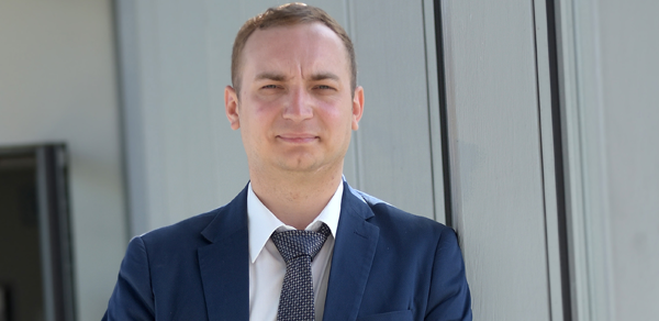 #młodzinaukowcy: Przyszłość zapisana w aplikacjach - rozmowa z dr. inż. Damianem Giebasem 